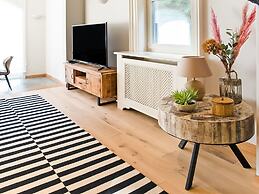 Majestic Villa With Pool and Sauna