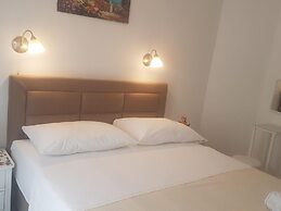 Simplistic Holiday Home in Okrug Gornji With Swimming Pool