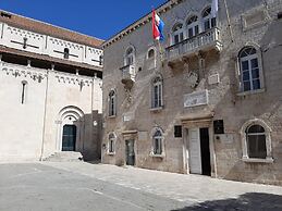 Simplistic Holiday Home in Okrug Gornji With Swimming Pool