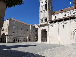 Simplistic Holiday Home in Okrug Gornji With Swimming Pool