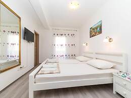 Simplistic Holiday Home in Okrug Gornji With Swimming Pool