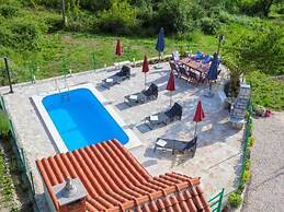 Gorgeous Villa in Tučepi with Private Swimming Pool
