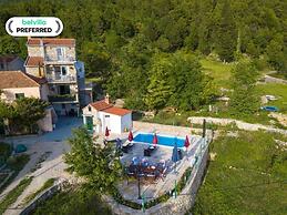 Gorgeous Villa in Tučepi with Private Swimming Pool