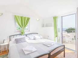 Gorgeous Villa in Tučepi with Private Swimming Pool