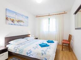 Gorgeous Villa in Tučepi with Private Swimming Pool