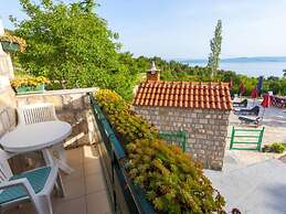 Gorgeous Villa in Tučepi with Private Swimming Pool