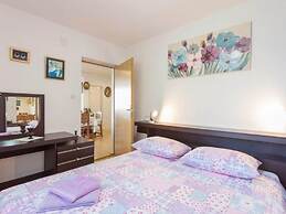 Gorgeous Villa in Tučepi with Private Swimming Pool