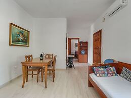 Simplistic Villa in Korfu near Sea Beach