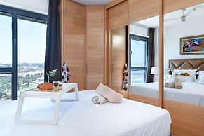 Deluxe 3 BD Marina Apartment in Herzylia