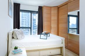 Deluxe 3 BD Marina Apartment in Herzylia