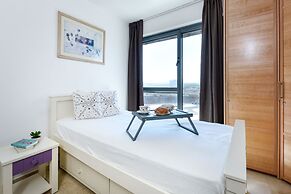 Deluxe 3 BD Marina Apartment in Herzylia