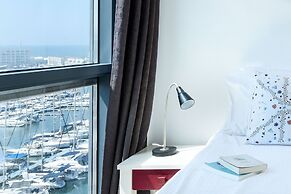 Deluxe 3 BD Marina Apartment in Herzylia