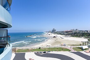 Deluxe 3 BD Marina Apartment in Herzylia