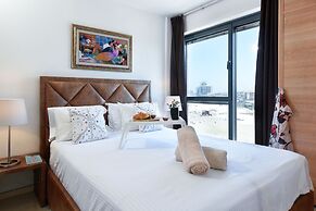 Deluxe 3 BD Marina Apartment in Herzylia