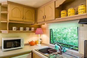 Tadpole Retreat:sleeps 4, Kitchen, Bathroom&lounge
