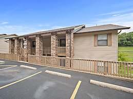 Table Rock Escape at Pointe Royale