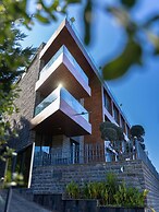 Grey Escape Apartements