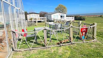 Luxury 2 Bedroom Caravan at Mersea Island Holiday