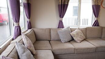 Luxury 2 Bedroom Caravan at Mersea Island Holiday