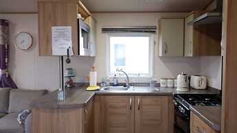 Luxury 2 Bedroom Caravan at Mersea Island Holiday