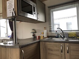 Luxury 2 Bedroom Caravan at Mersea Island Holiday
