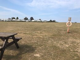 Luxury 2 Bedroom Caravan at Mersea Island Holiday