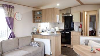 Luxury 2 Bedroom Caravan at Mersea Island Holiday