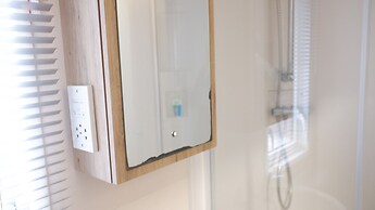 Luxury 2 Bedroom Caravan at Mersea Island Holiday