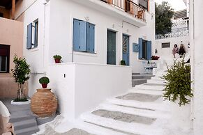 Amphoras Apartments