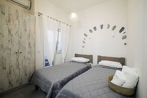 Amphoras Apartments