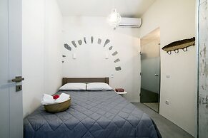 Amphoras Apartments