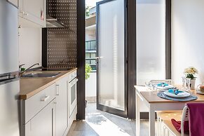 Newly Refurbished Studio Near City Center