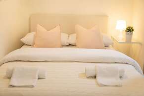 Modern and Cozy Studio Near City Center