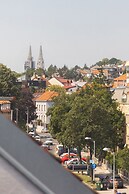 Newly Refurbished Loft Near City Center