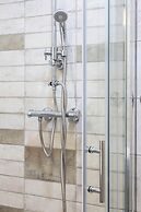 Spacious Studio Near City Center