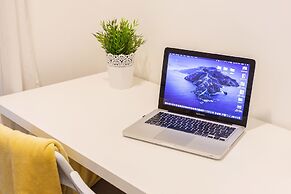 Spacious Studio Near City Center