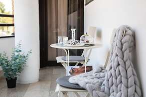 Cozy and Beautiful Studio Near City Center