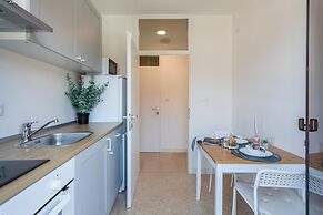 Cozy and Bright Studio Near City Center