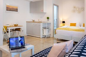 Beautiful Studio Near City Center