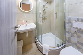 Beautiful Studio Near City Center