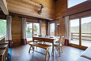 Authentic Swiss Spa Chalet Hot Tub & Sauna