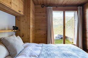 Authentic Swiss Spa Chalet Hot Tub & Sauna