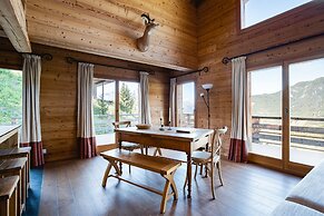 Authentic Swiss Spa Chalet Hot Tub & Sauna