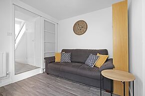 Heathrow Living Stanwell Serviced House