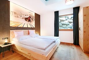 Mountain Living Apartments - Ski-In & Ski-Out