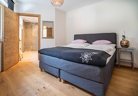 Mountain Living Apartments - Ski-In & Ski-Out