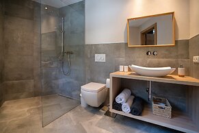 Mountain Living Apartments - Ski-In & Ski-Out