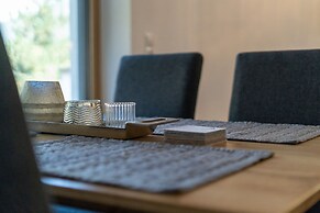 Mountain Living Apartments - Ski-In & Ski-Out