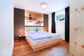 Mountain Living Apartments - Ski-In & Ski-Out