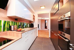 Mountain Living Apartments - Ski-In & Ski-Out